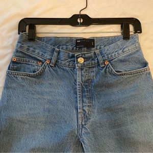 ASOS DESIGN premium cotton blend mid rise straight leg jean in midwash - Size 2